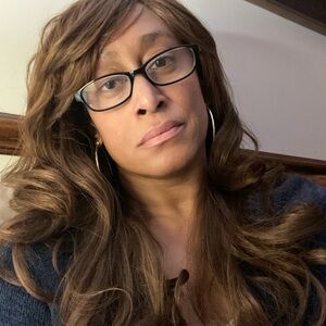 Meet your Posher, Angela